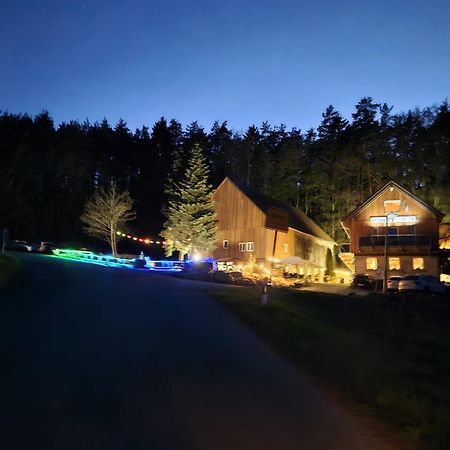 Landgasthof Zur Linde Кронах Екстер'єр фото