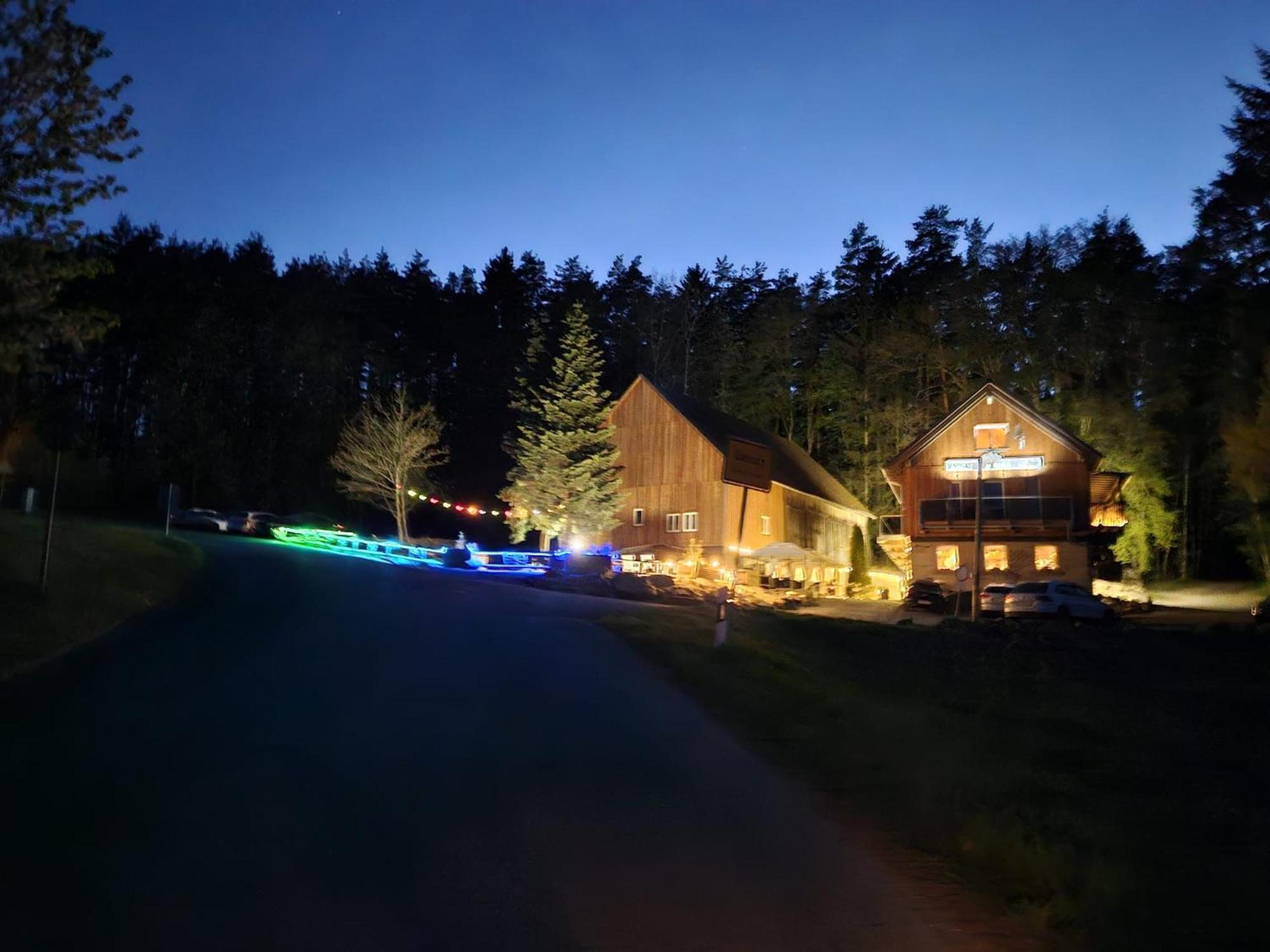 Landgasthof Zur Linde Кронах Екстер'єр фото