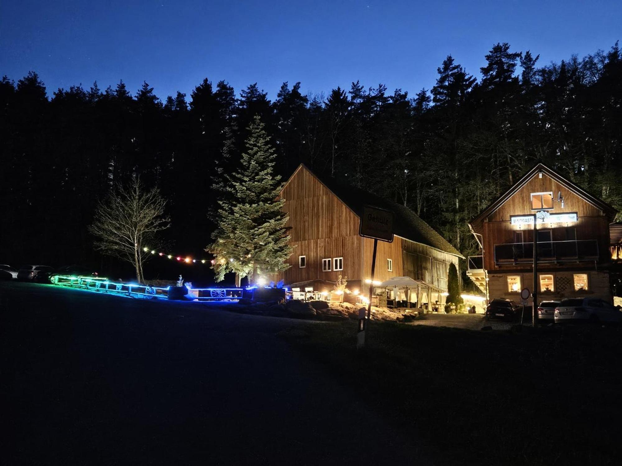 Landgasthof Zur Linde Кронах Екстер'єр фото